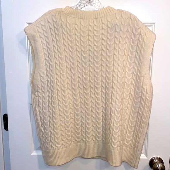 NWOT Entro Sz M Cream Sweater Knit Vest Top Oversized V Neck Plush Stretchy - Picture 5 of 8